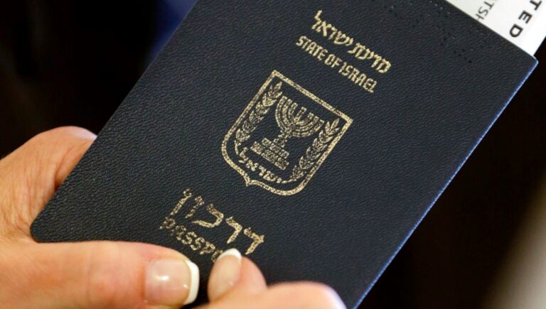 pasaportlari-cope-gitti-israilli-turistler-bosna-hersekte-mahsur-kaldi-VaykupFC.jpg