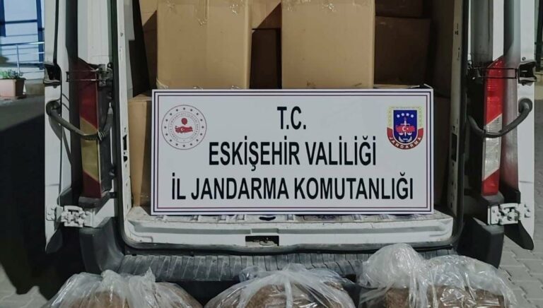 adanadan-eskisehire-1-ton-kacak-tutun-getirdi-y7E9RUla.jpg
