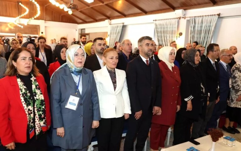 erzurumda-aile-icin-dijital-egitim-ve-psiko-sosyal-destek-calistayi-duzenlendi-tTAtjP7T.jpg