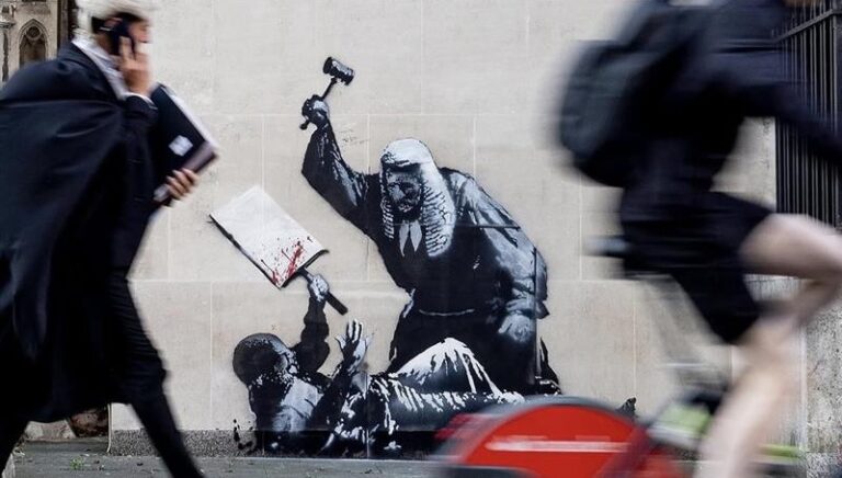 gizemli-sanatci-banksy-yeni-bir-eserle-ortaya-cikti-yc5ByybD.jpg
