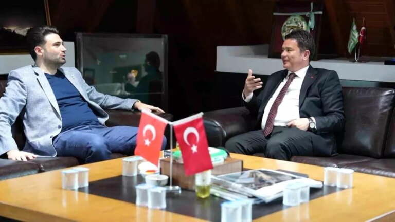 osmangazi-baskani-erkan-aydin-bursaspora-destegini-surduruyor-3hginYWi.jpg