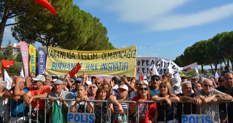 topragimizi-vermiyoruz-JQ5RSbP9.jpg