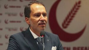 fatih erbakan yeniden refah partisinin istanbul 3 olagan il kongresinde konustu turkiyenin ucuncu buyuk partisiyiz 5Gx4tZfa.jpg
