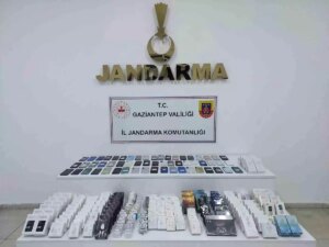 gaziantepte kacak elektronik urun operasyonu 1975000 tl degerinde urun ele gecirildi FJawUKEH.jpg