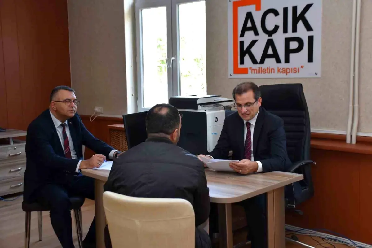 kaymakam ali guldogan vatandaslarla acik kapi bulusmasinda bir araya geldi 5VsbAk5m.jpg