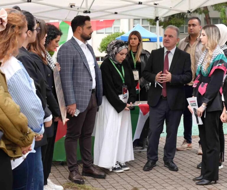 kocaeli saglik ve teknoloji universitesinden gazze icin farkindalik etkinligi EYONvRJX.jpg