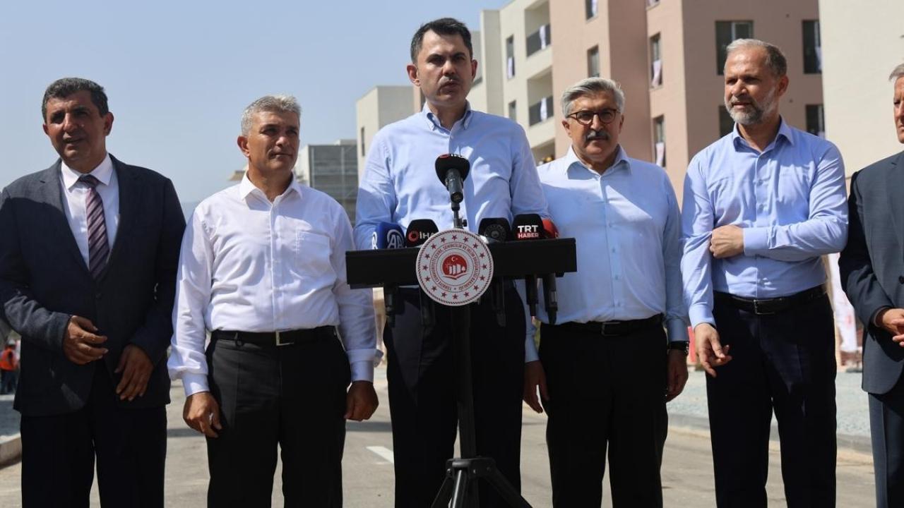 bakan kurum gunde 550 konut yapiyoruz her 3 depremzededen 2si evlerine kavustu HxHgD68Y.jpg