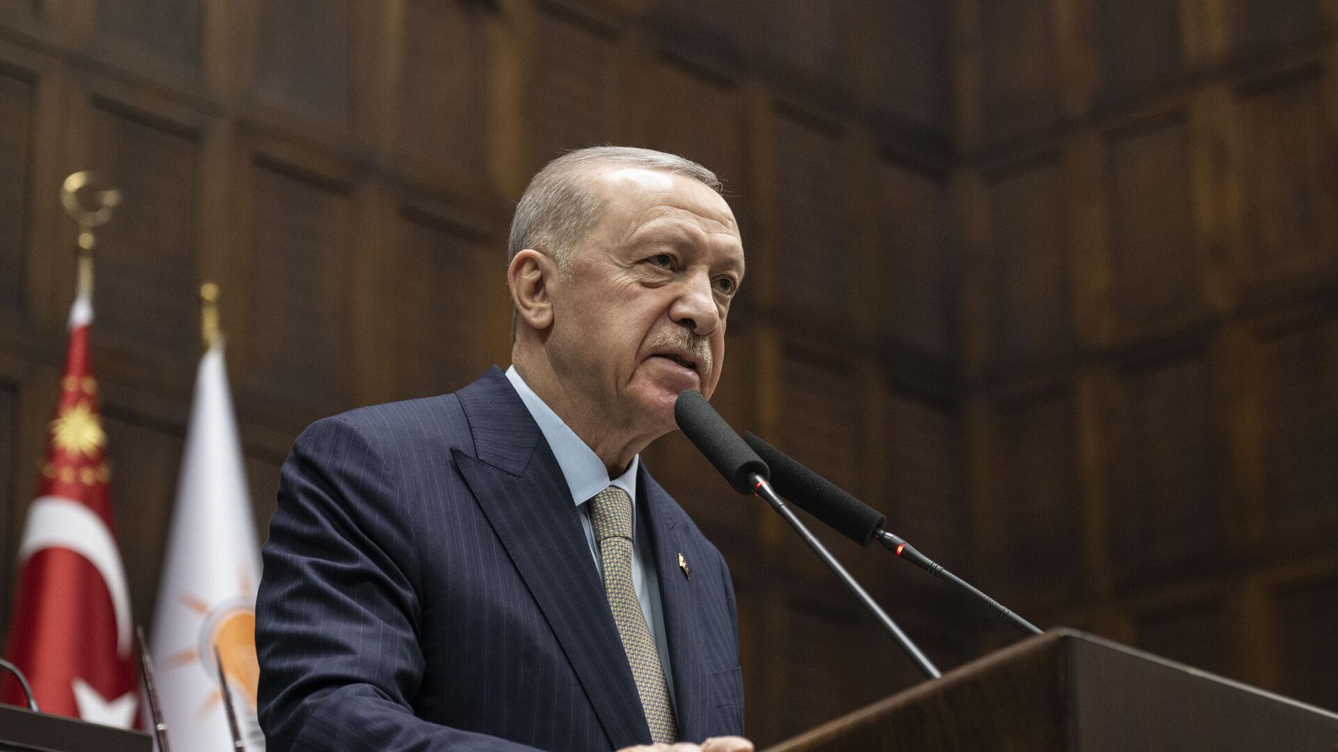 erdogan ozel chpnin yanlislarini duzeltme noktasinda iyi bir sinav veremiyor Z88bj9Ta.jpg