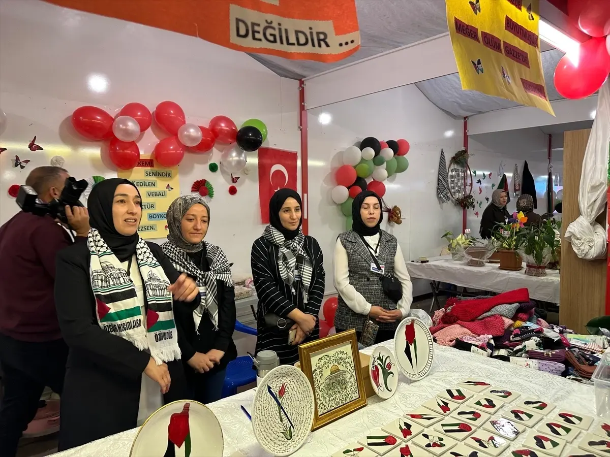 kahtada filistin icin kermes duzenlendi Dk1PyWTG.jpg